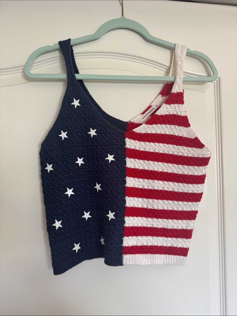 Moon & Madison Patriotic Red White and Blue USA Flag Knitted Tank Top Sz M